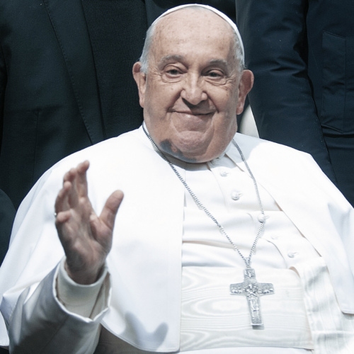 Papa Francisco em Estado Crítico: Vaticano Atualiza Quadro de Saúde